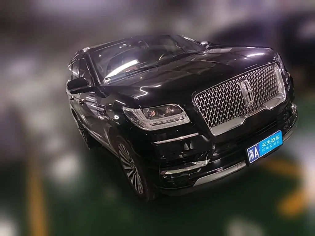 Lincoln Navigator 2021 — Photo 3/15