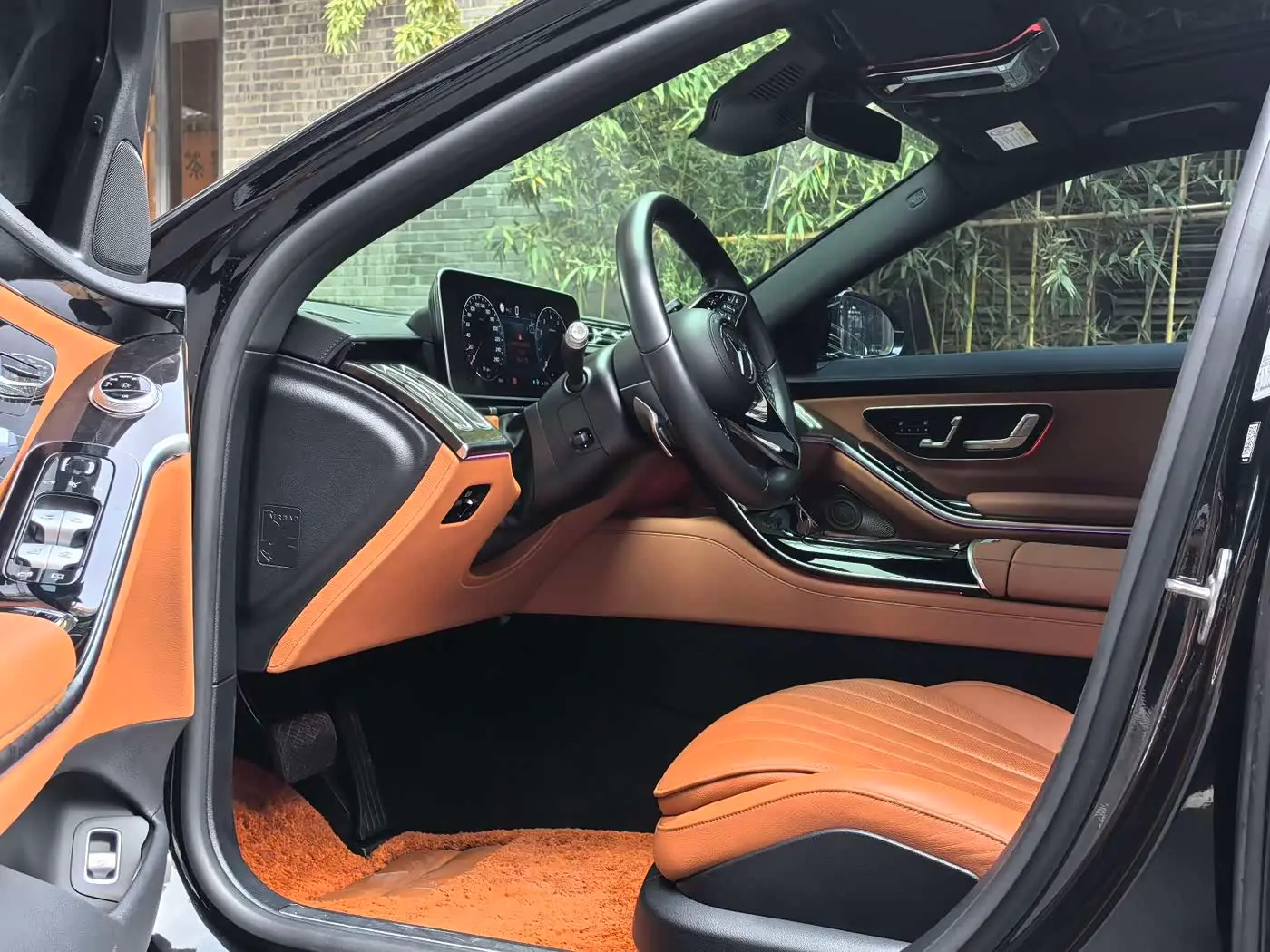 Mercedes-Benz S-Class 2023 — Photo 6/16