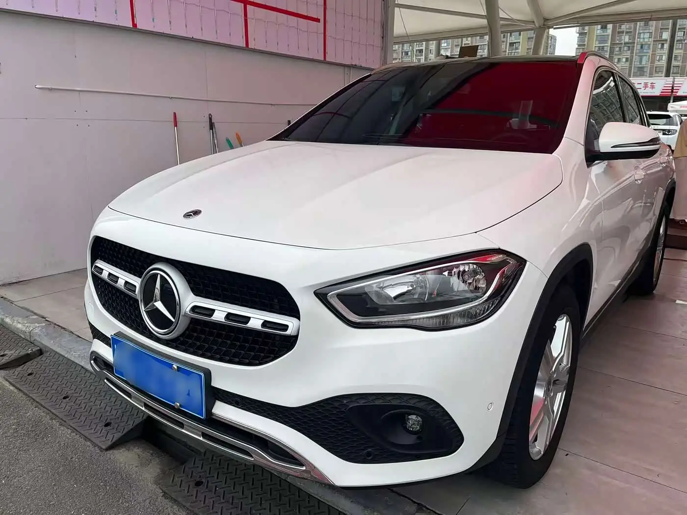 Mercedes-Benz GLA 2021 — Фото 1/10