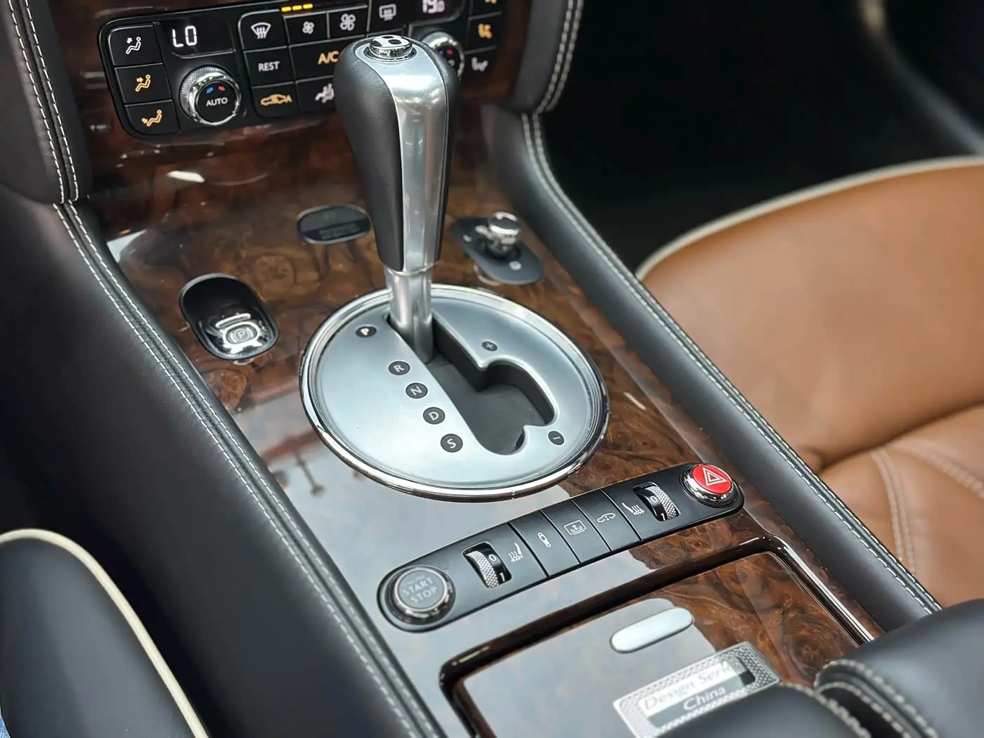 Bentley Flying Spur 2012 — Şəkil 16/20