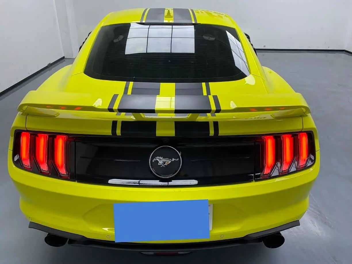 Ford Mustang 2022 — Photo 12/12