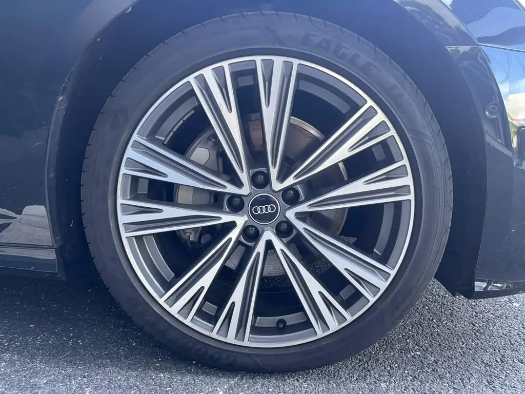 Audi A6L 2025 — Photo 16/17