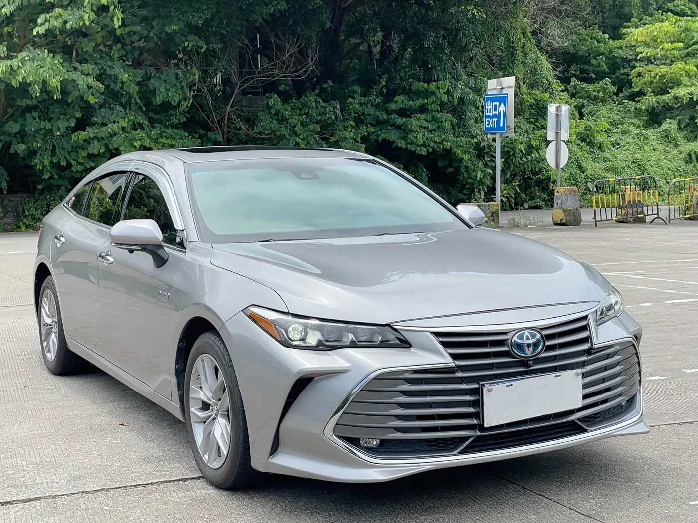 Toyota Avalon 2022 — Şəkil 3/12