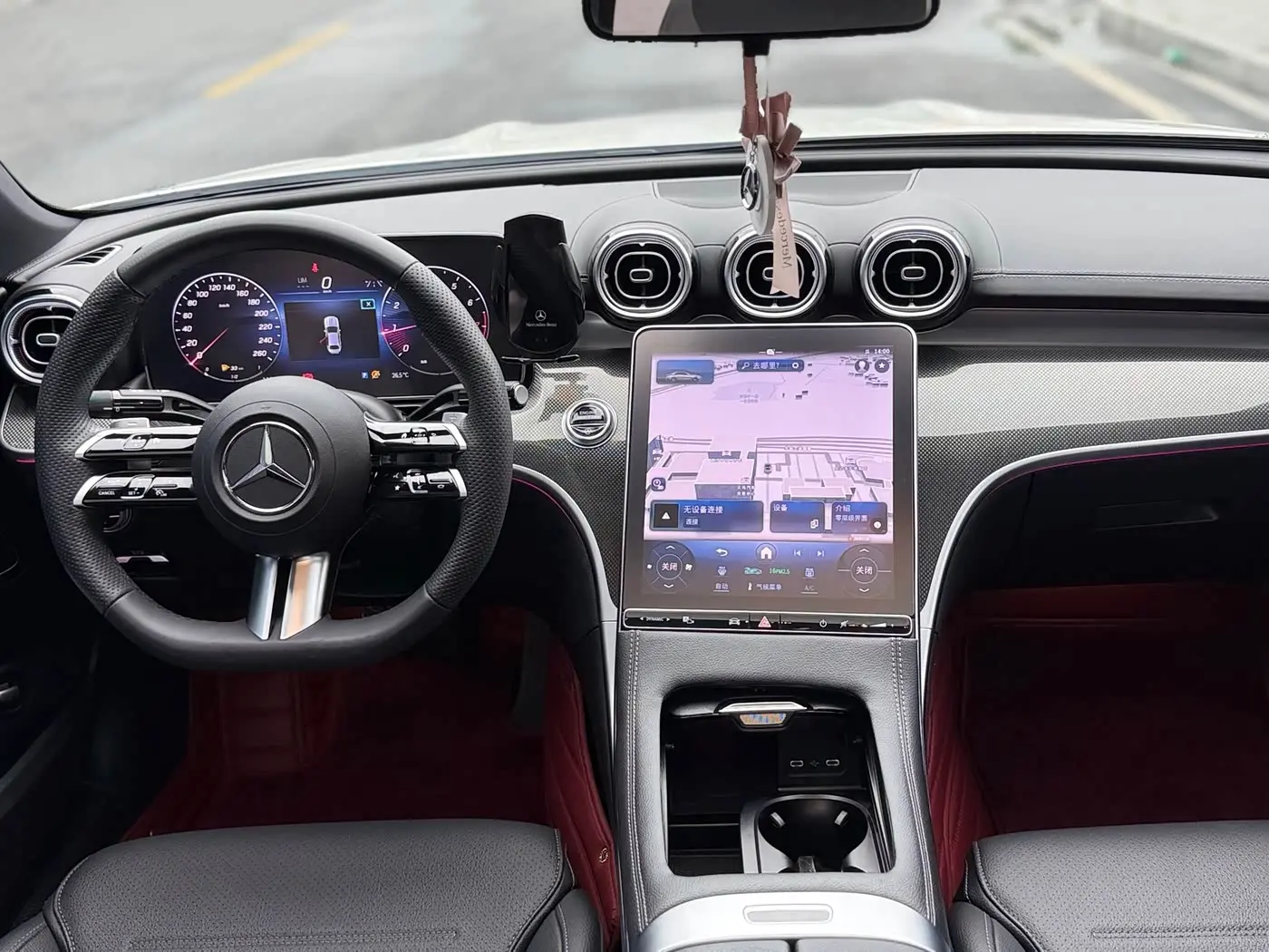 Mercedes-Benz C-Class 2024 — Photo 11/17