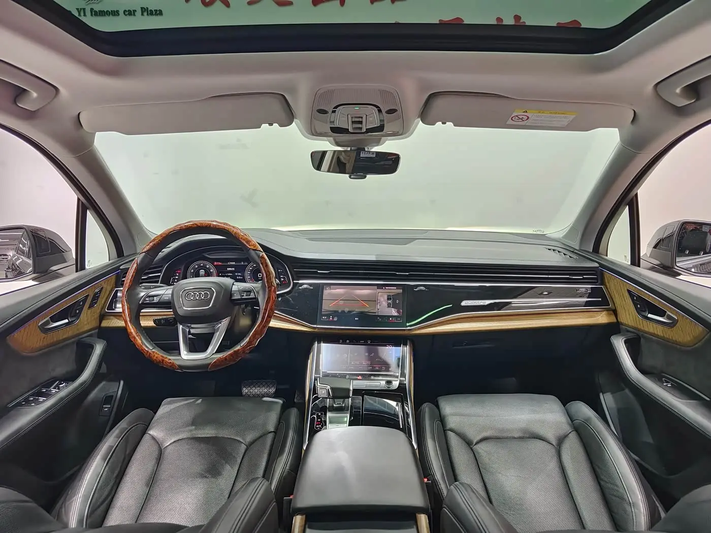 Audi Q7 2021 — Photo 6/20