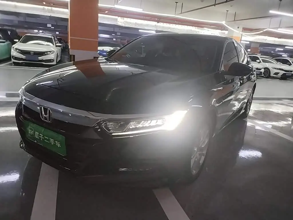 Honda Accord 2020 — Фото 1/20