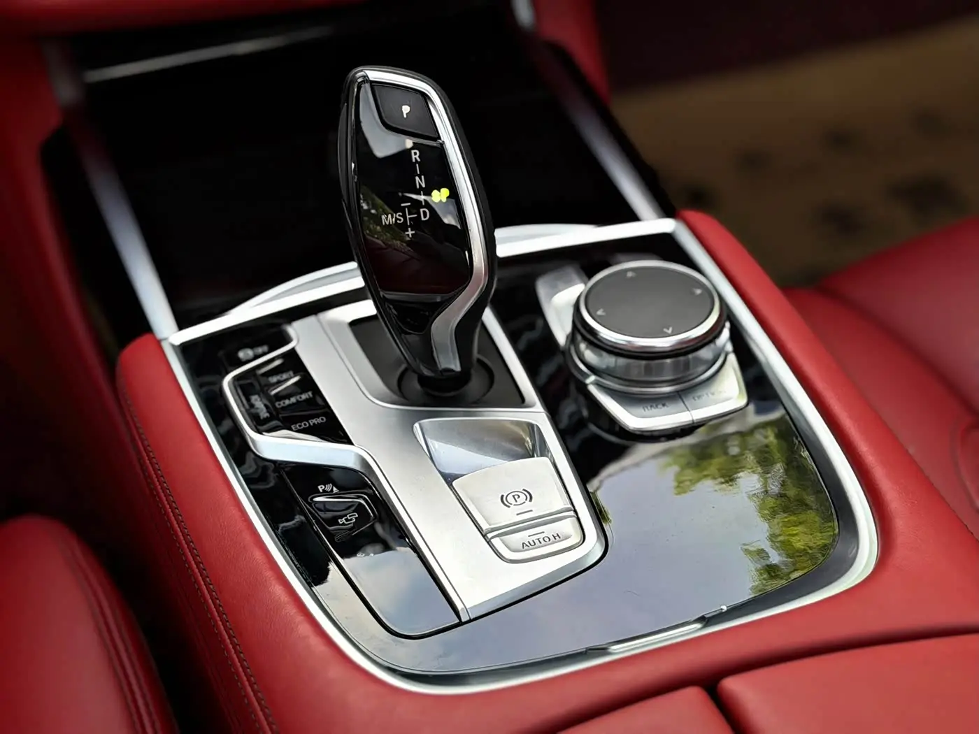 BMW 7 Series 2019 — Photo 12/20