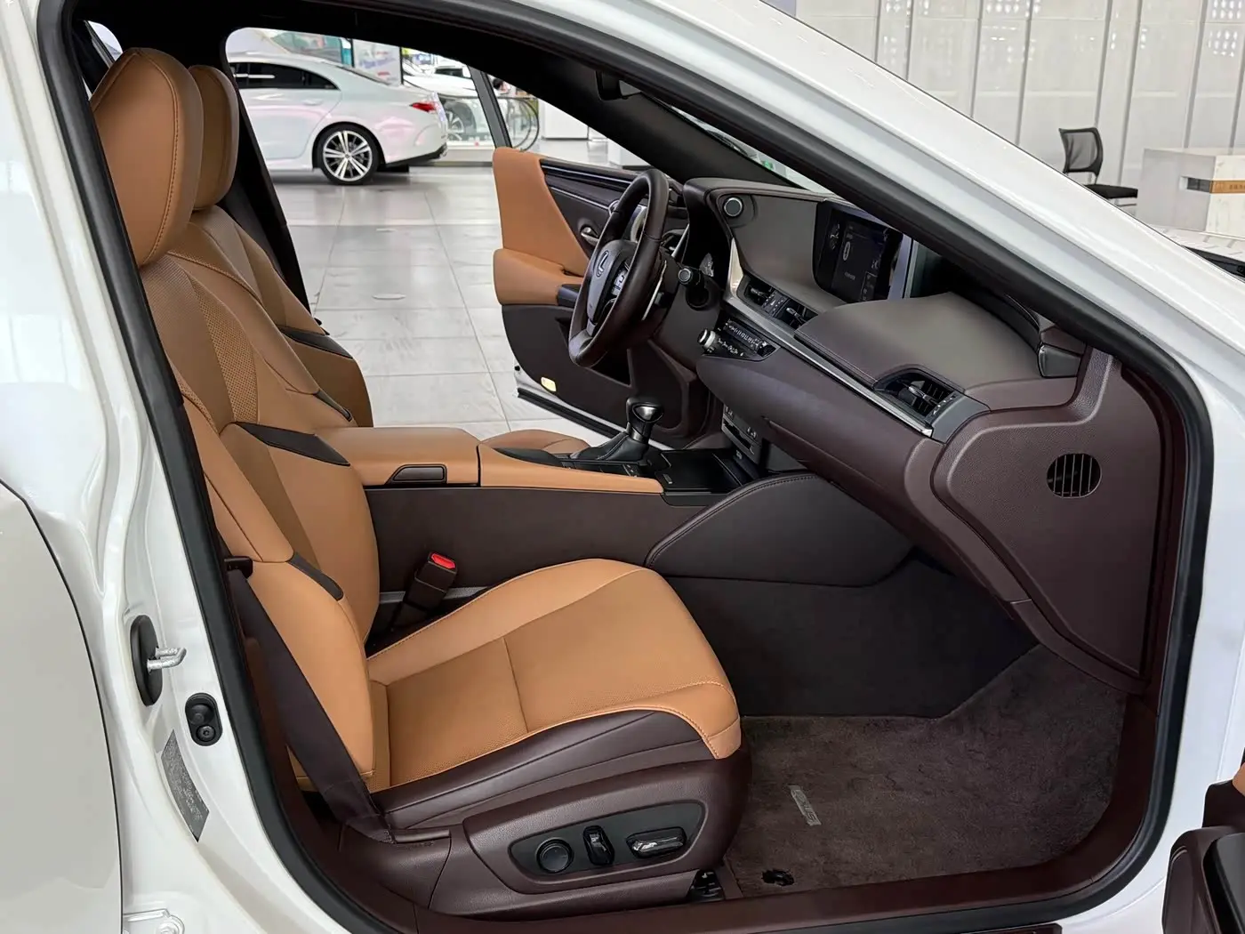 Lexus ES 2020 — Şəkil 11/19