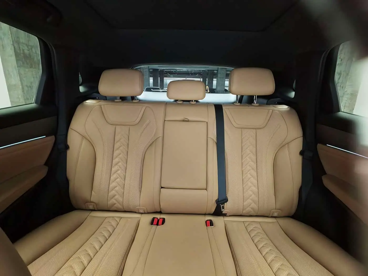 BYD Song L DM-i 2024 — Photo 16/18