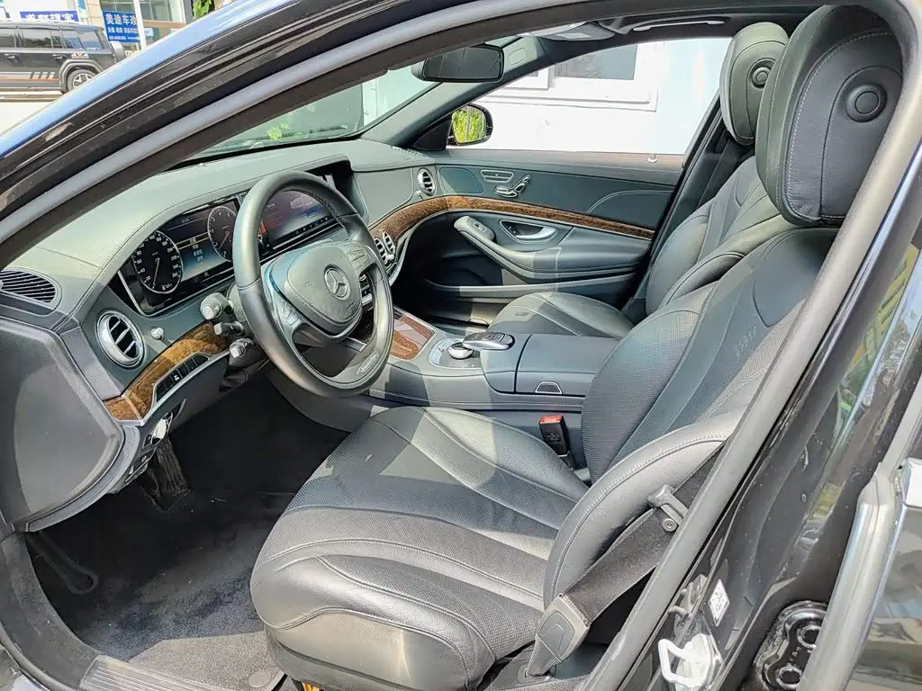 Mercedes-Benz S-Class 2016 — Photo 7/11