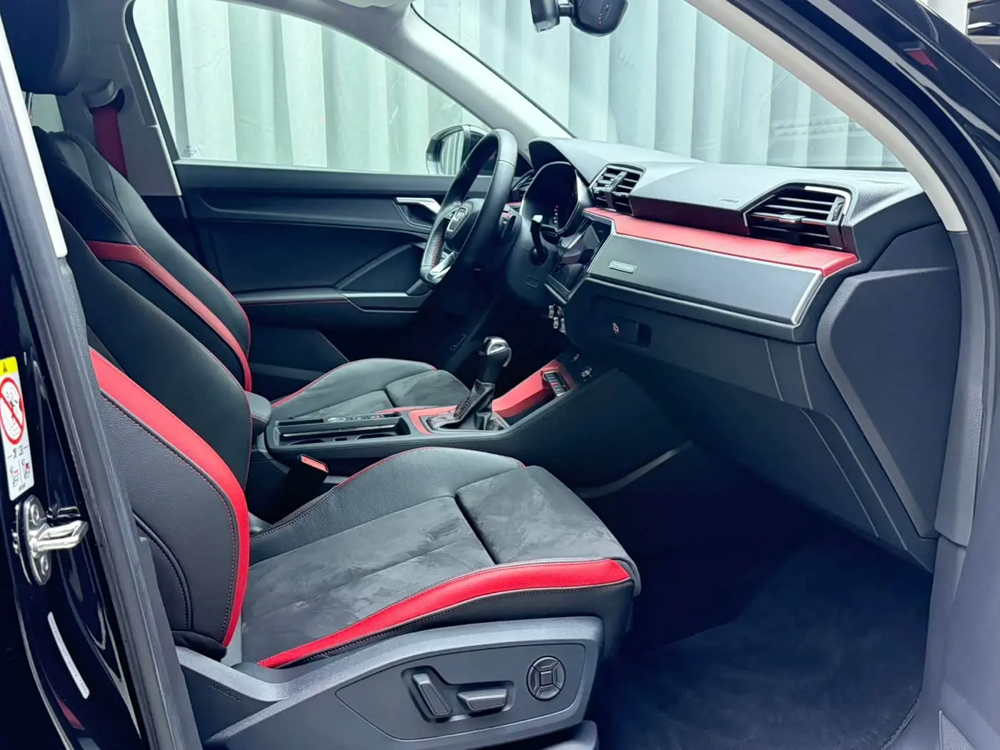 Audi Q3 2022 — Фото 17/20