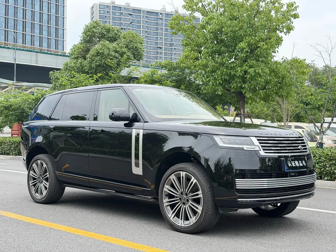 Land Rover Range Rover 2024 — Фото 3/15