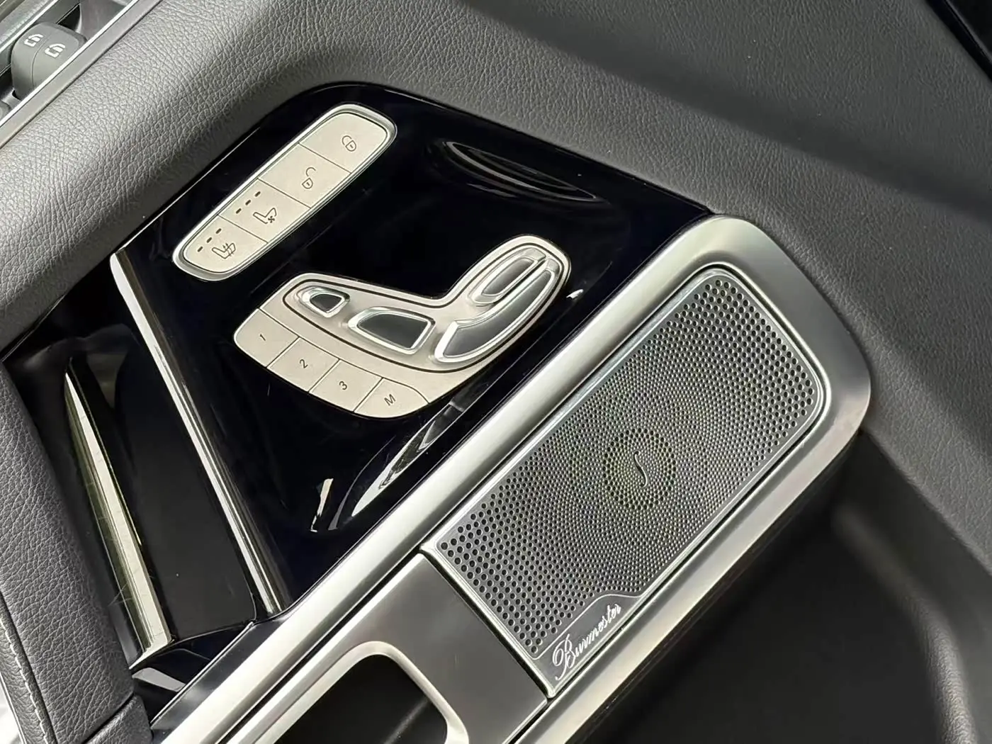 Mercedes-Benz G-Class 2020 — Фото 11/20