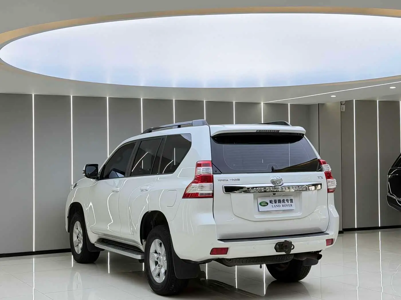 Toyota Prado 2017 — Photo 7/9