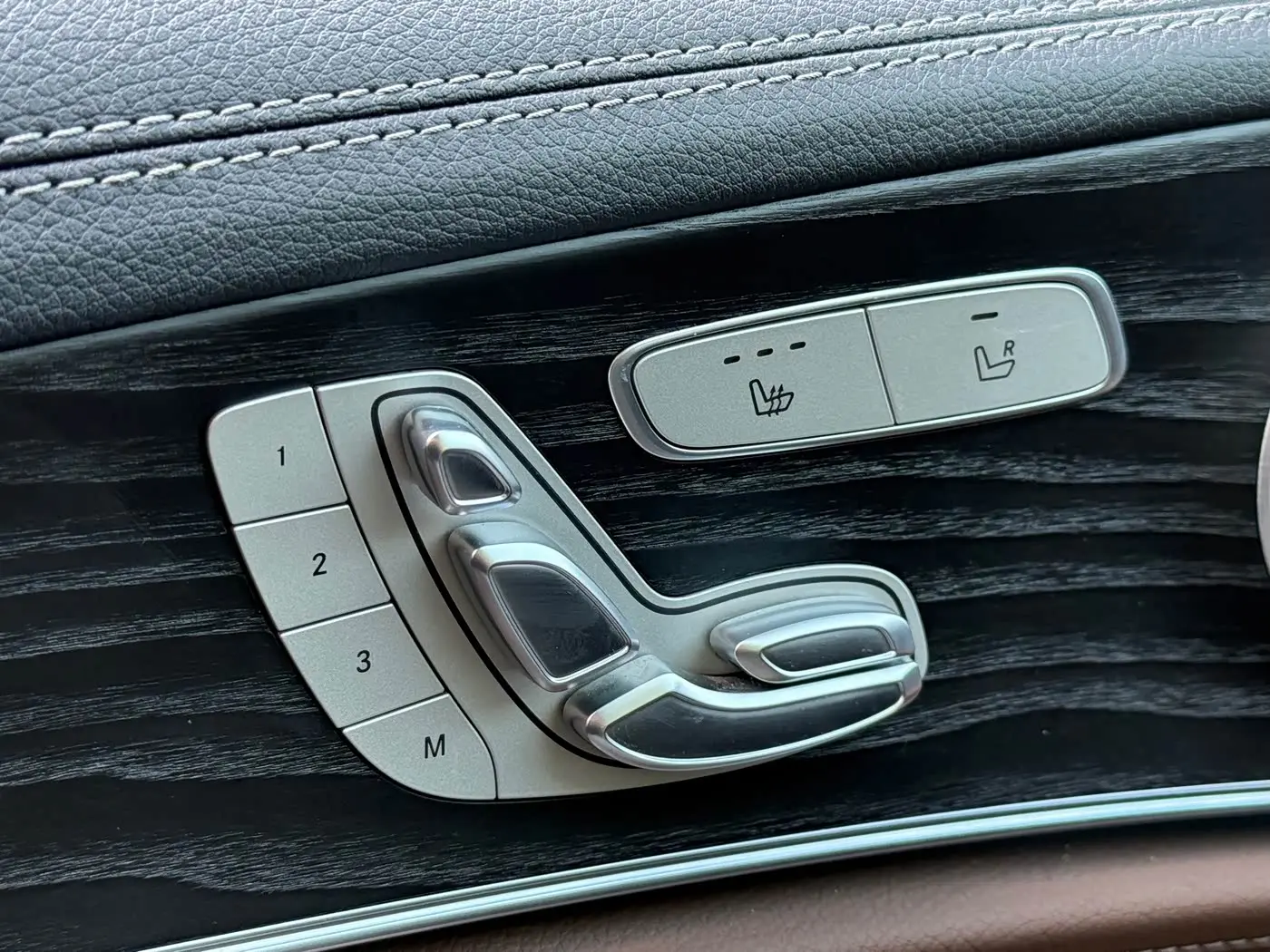 Mercedes-Benz E-Class 2020 — Şəkil 17/19