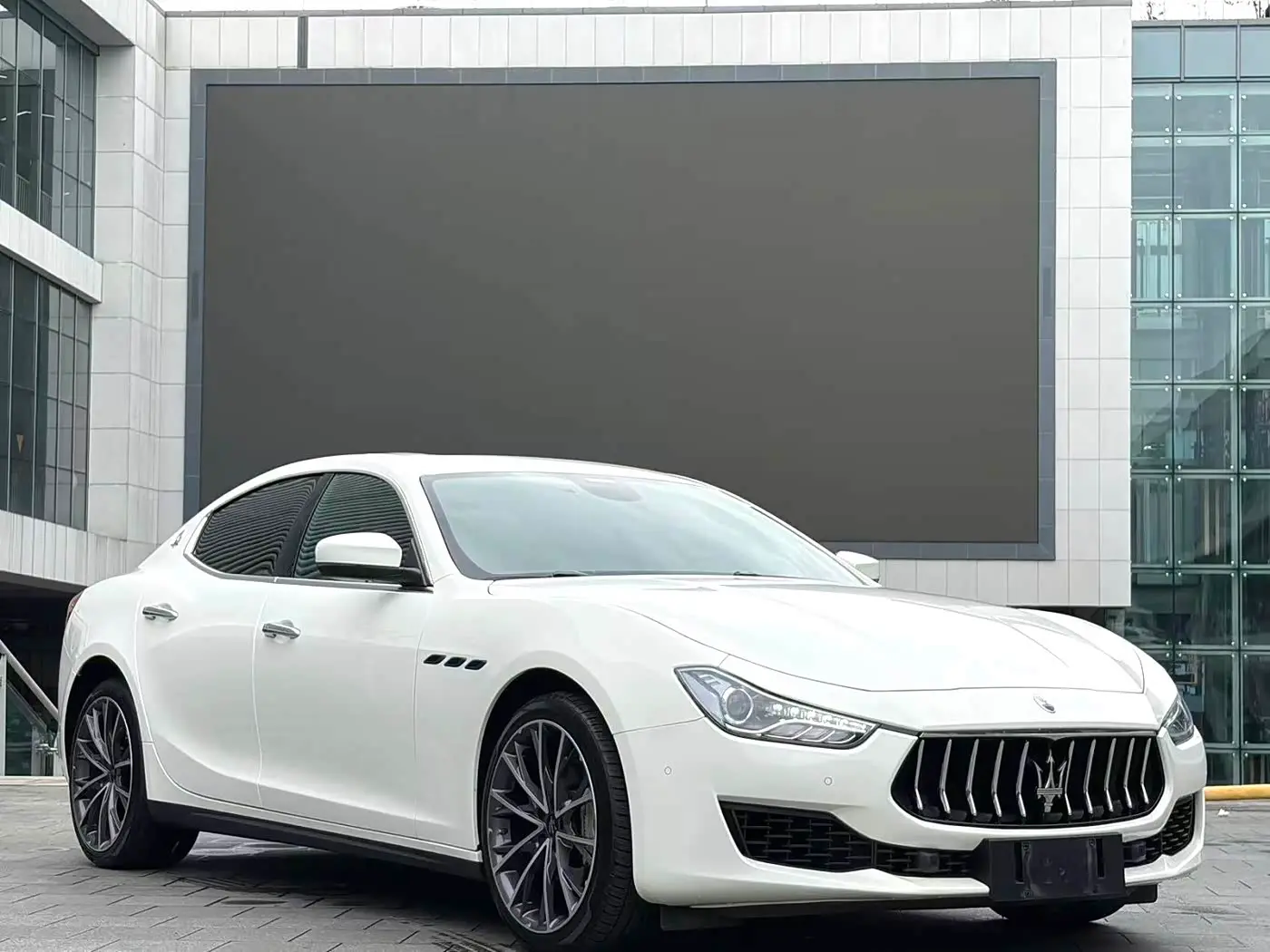 Maserati Ghibli 2021 — Şəkil 3/7