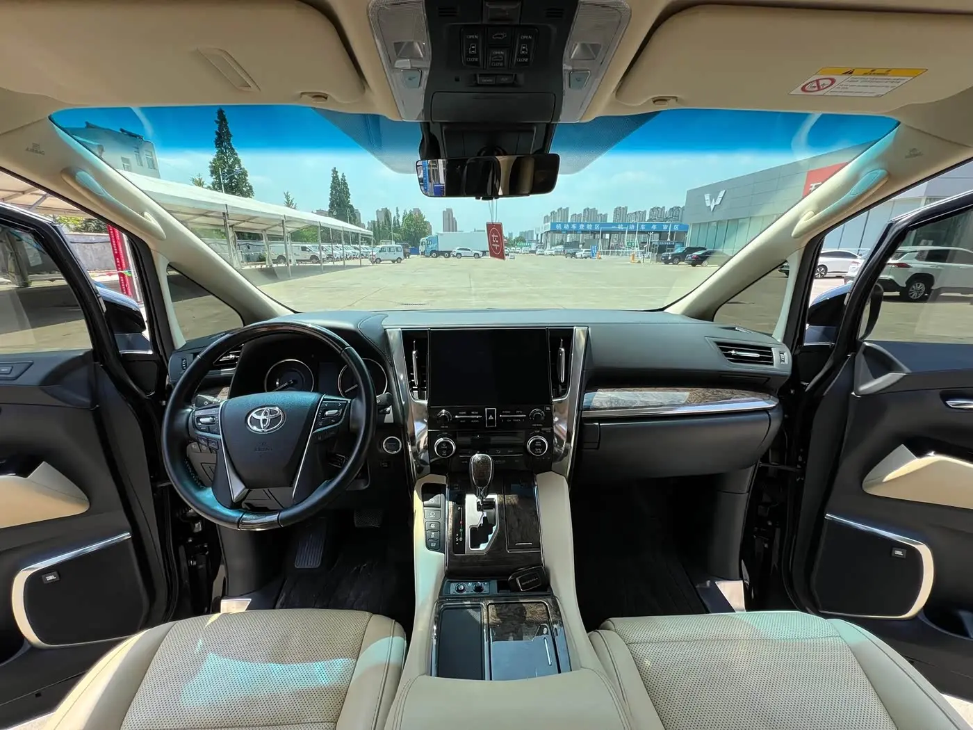 Toyota Vellfire 2021 — ფოტო 5/15
