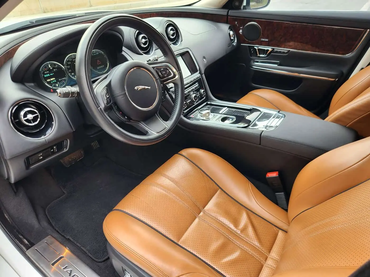 Jaguar XJ 2014 — Фото 12/20