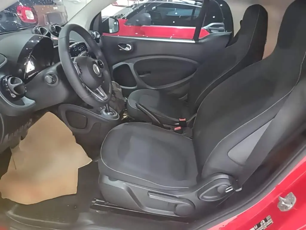 smart fortwo 2019 — Фото 17/20