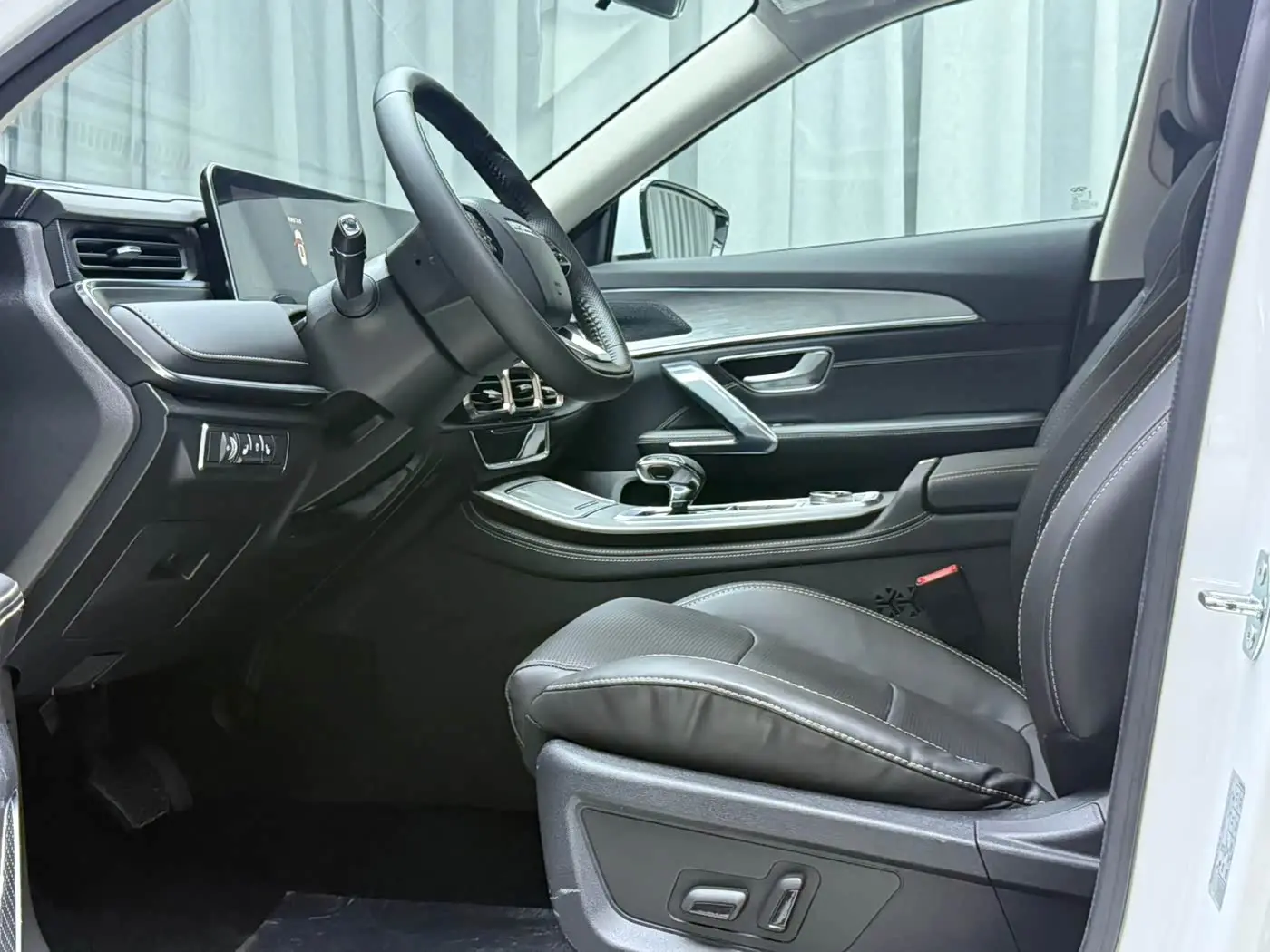 Jetour X70 PLUS 2023 — Photo 17/20