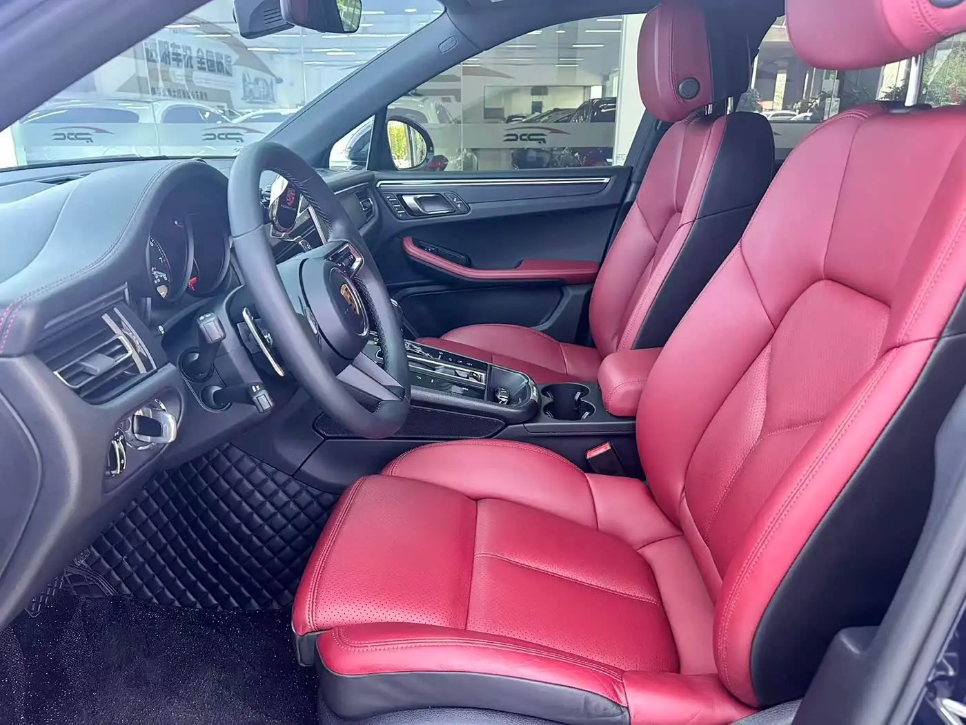 Porsche Macan 2022 — ფოტო 5/20
