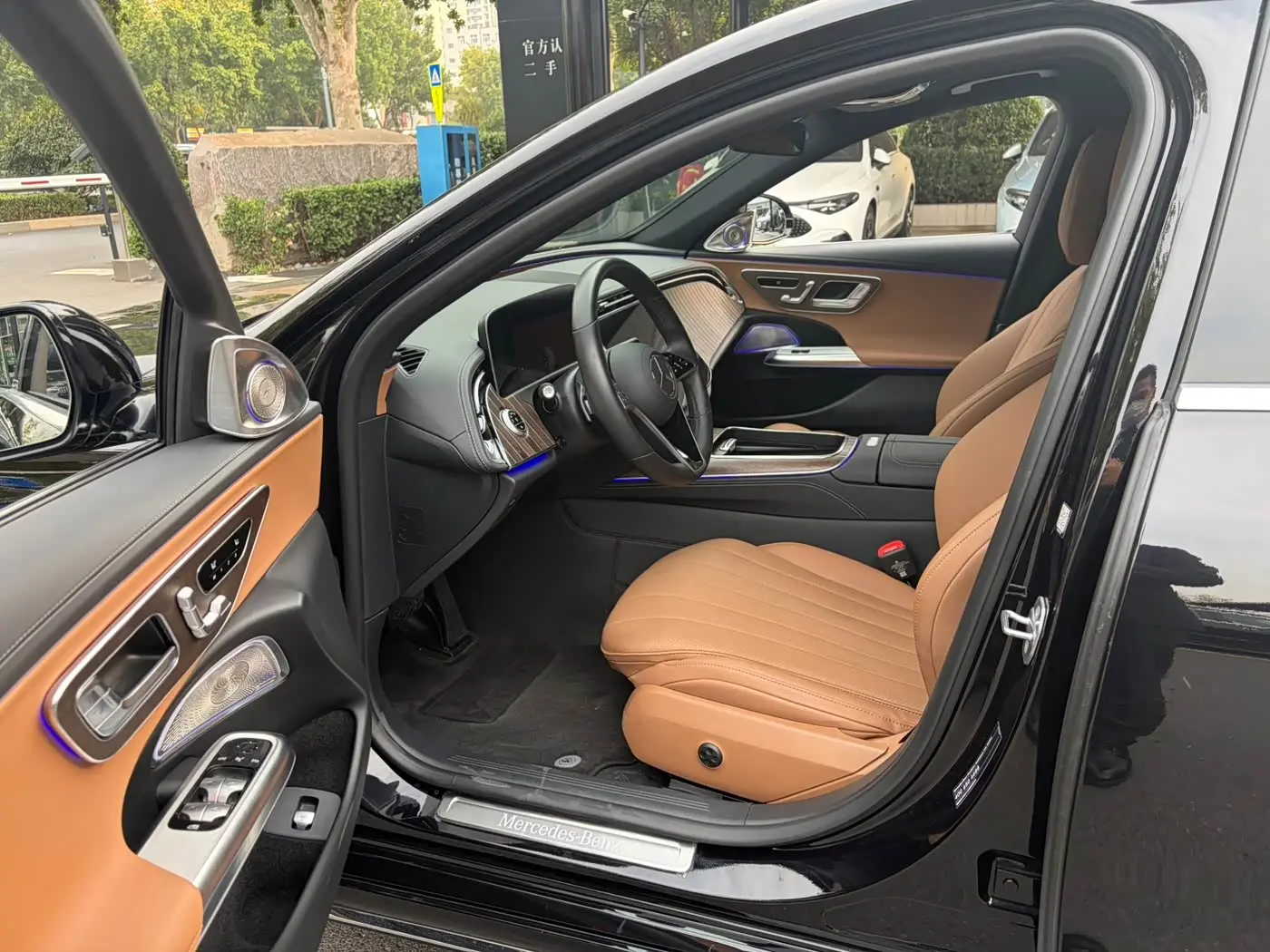 Mercedes-Benz E-Class 2025 — Фото 8/10