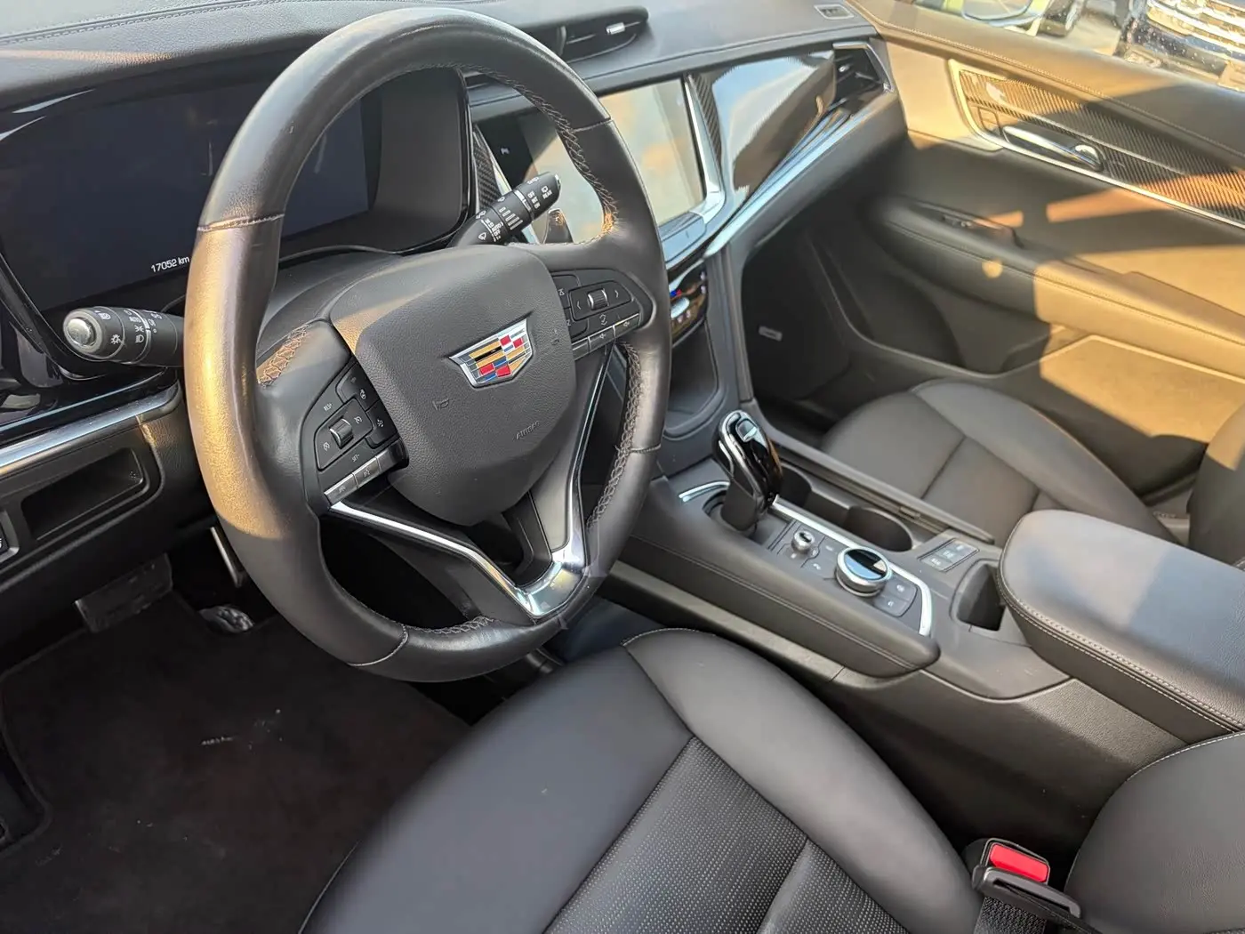 Cadillac XT6 2024 — Photo 8/17