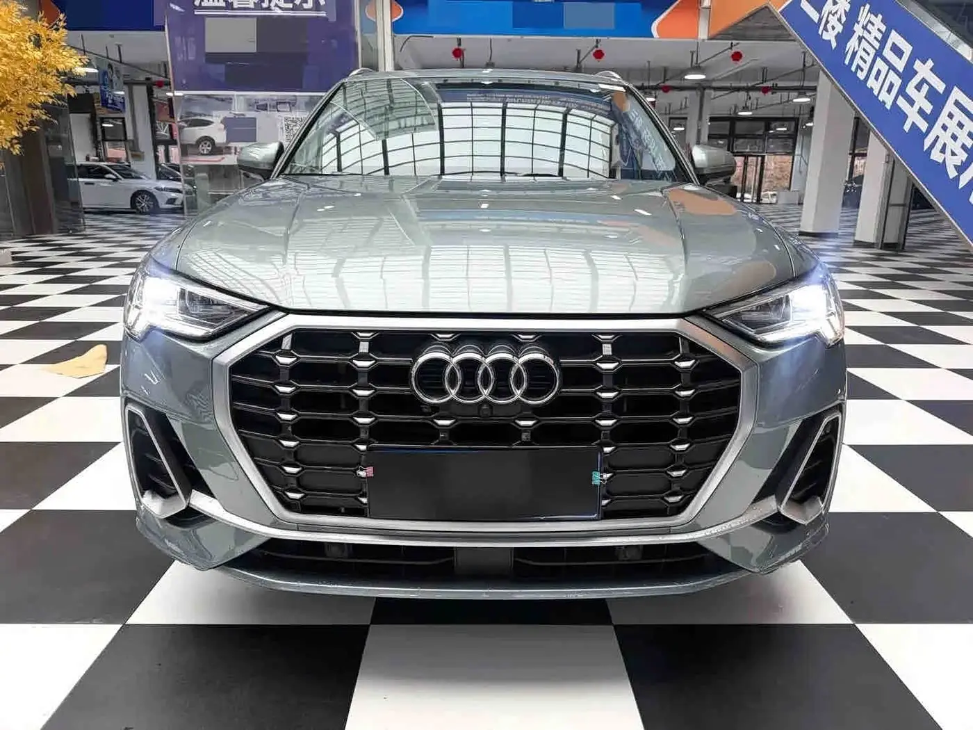 Audi Q3 2022 — Фото 2/19