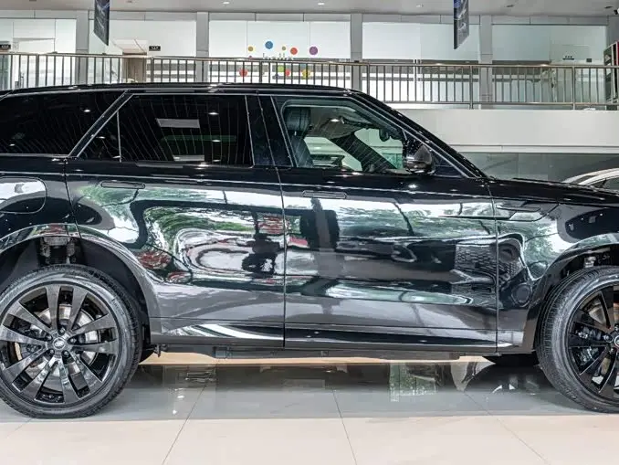 Land Rover Range Rover Sport PHEV 2025 — Photo 4/19
