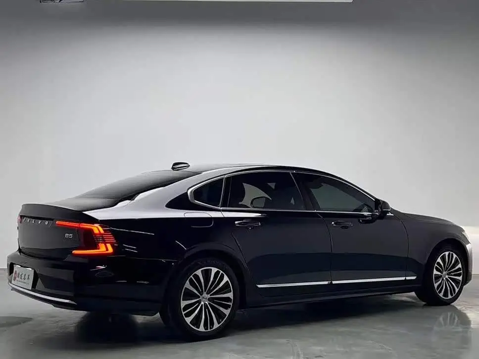 Volvo S90 2023 — Photo 13/14