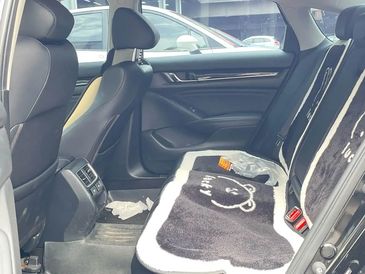 Honda Accord 2023 — Фото 12/18