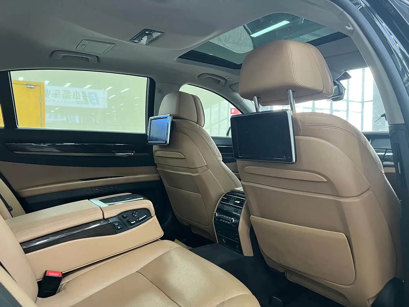 BMW 7 Series 2016 — Şəkil 5/11