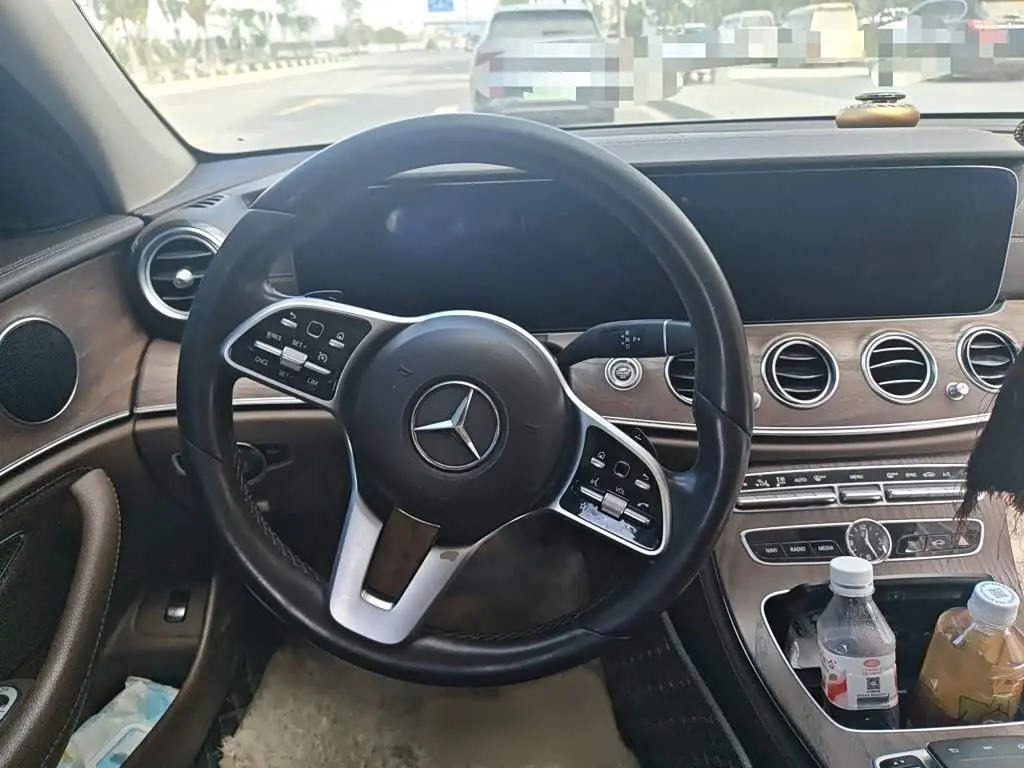 Mercedes-Benz E-Class 2019 — Фото 2/19