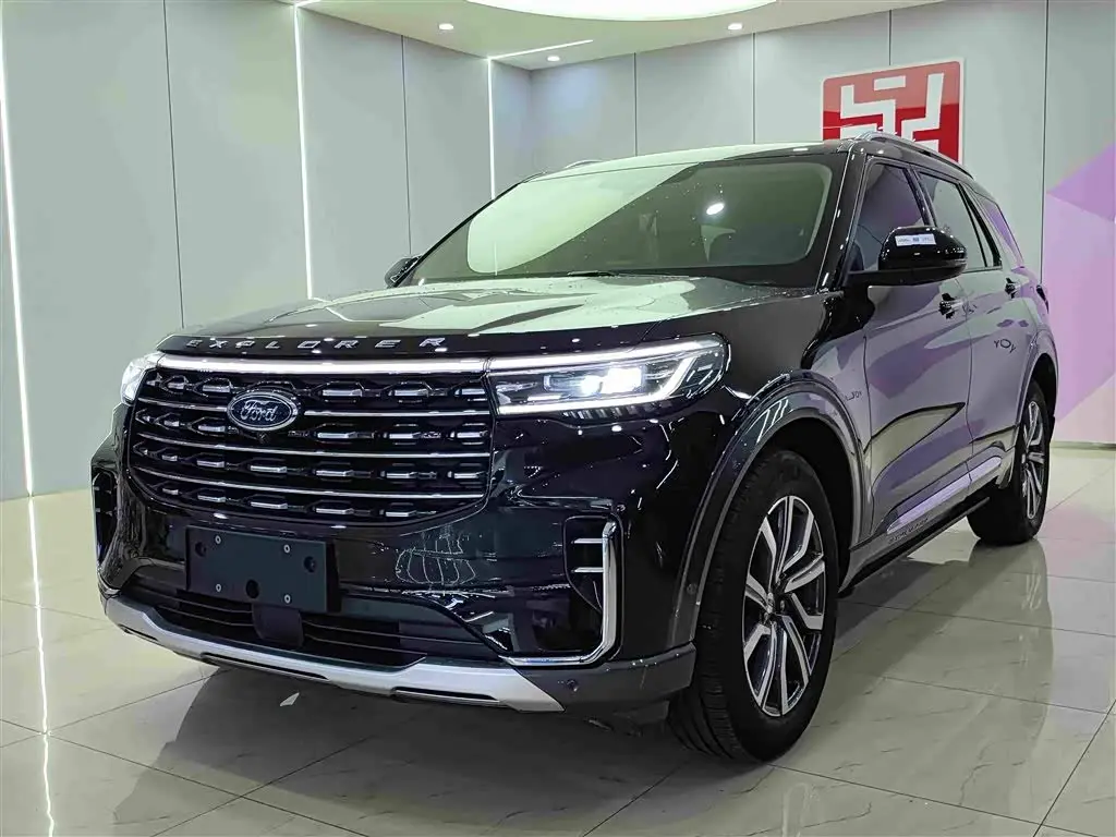 Ford Explorer 2023 — Фото 1/17
