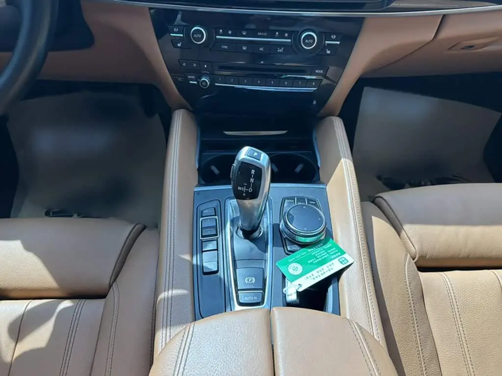 BMW X6 2018 — Photo 16/19