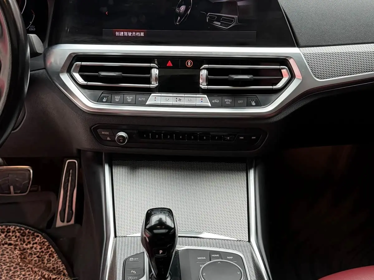 BMW 4 Series 2022 — ფოტო 8/13