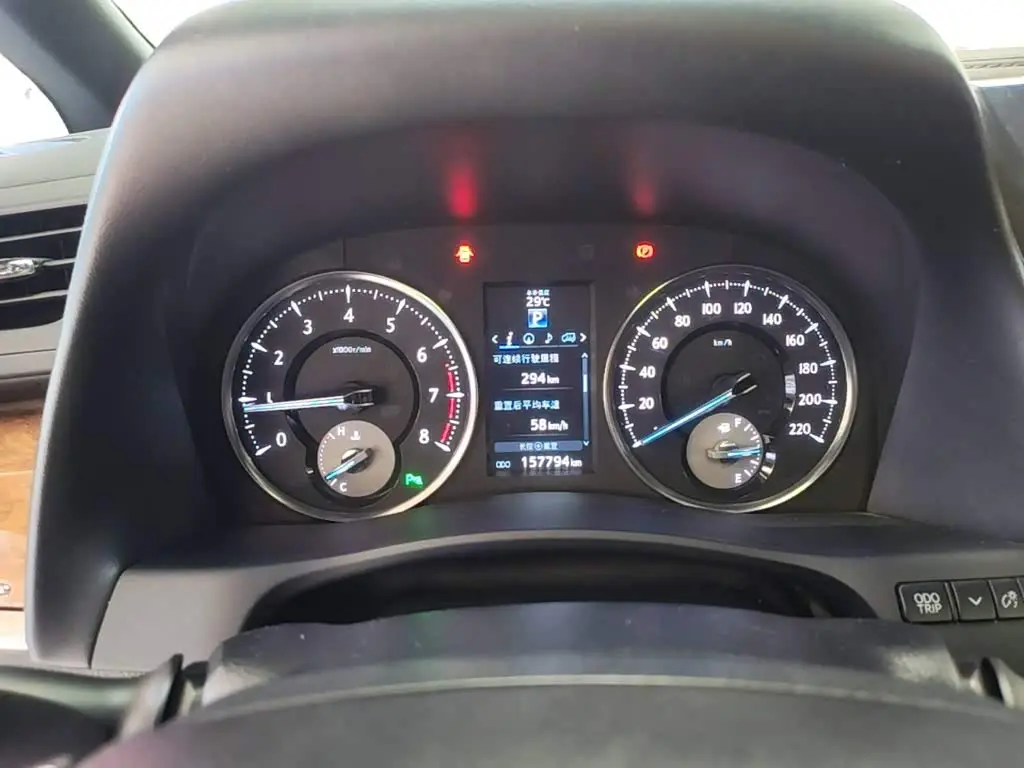 Toyota Alphard 2018 — Photo 8/20