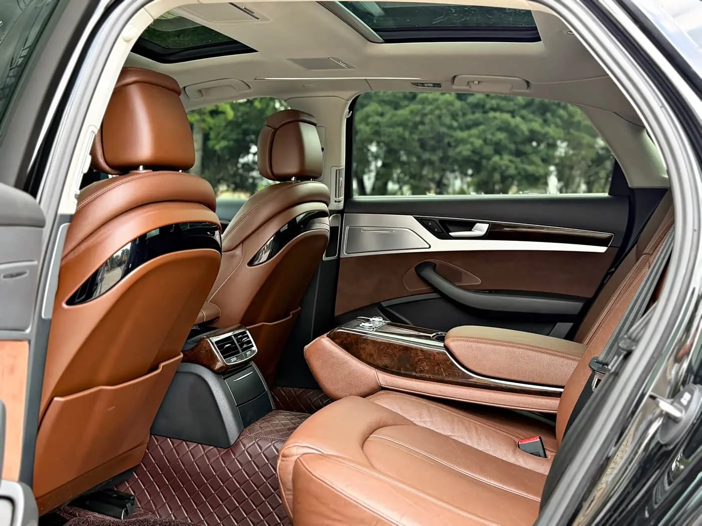 Audi A8 2016 — Photo 7/20