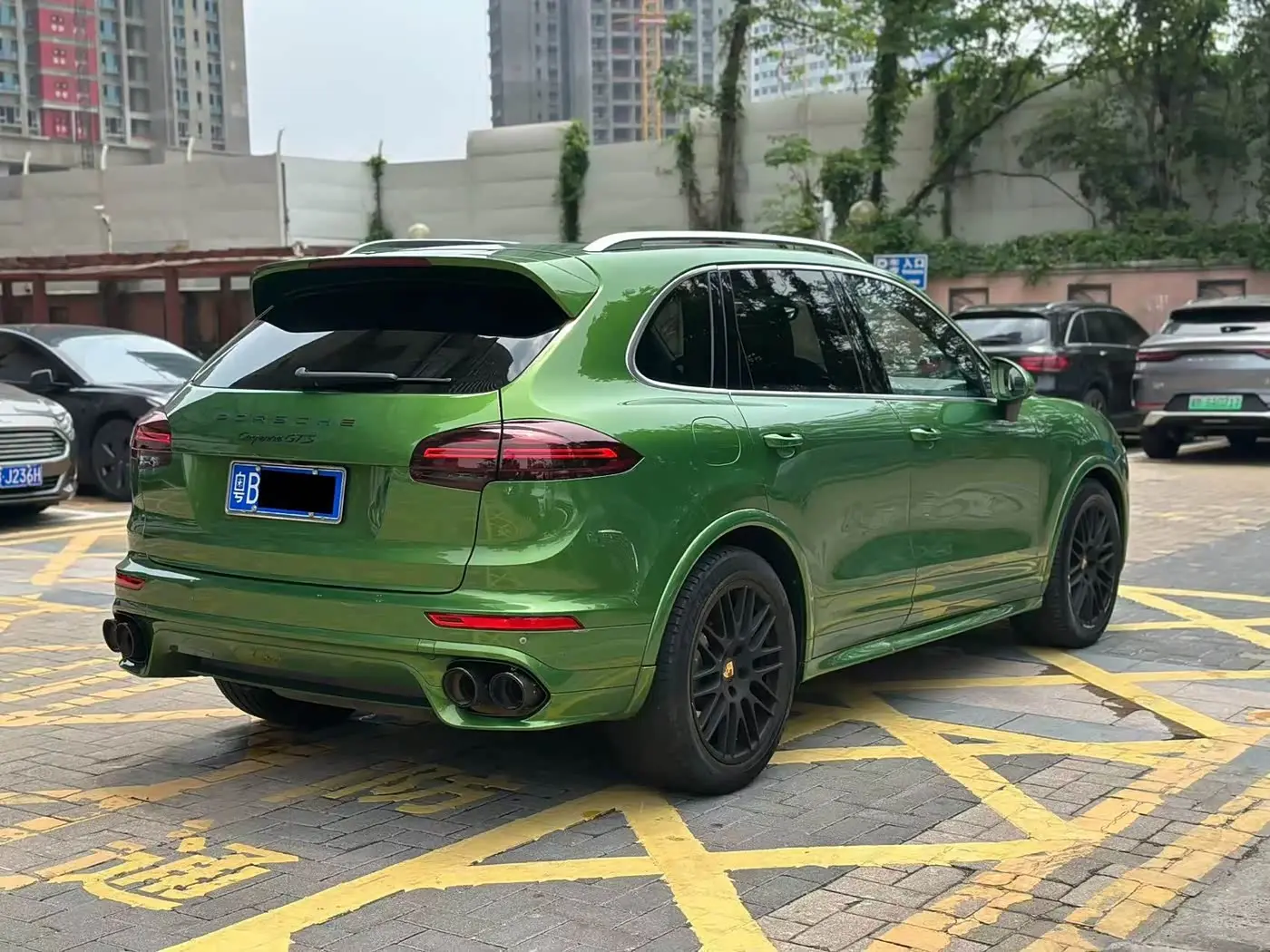 Porsche Cayenne 2016 — Photo 11/20