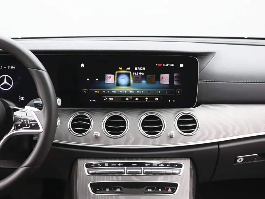 Mercedes-Benz E-Class 2023 — Şəkil 18/20