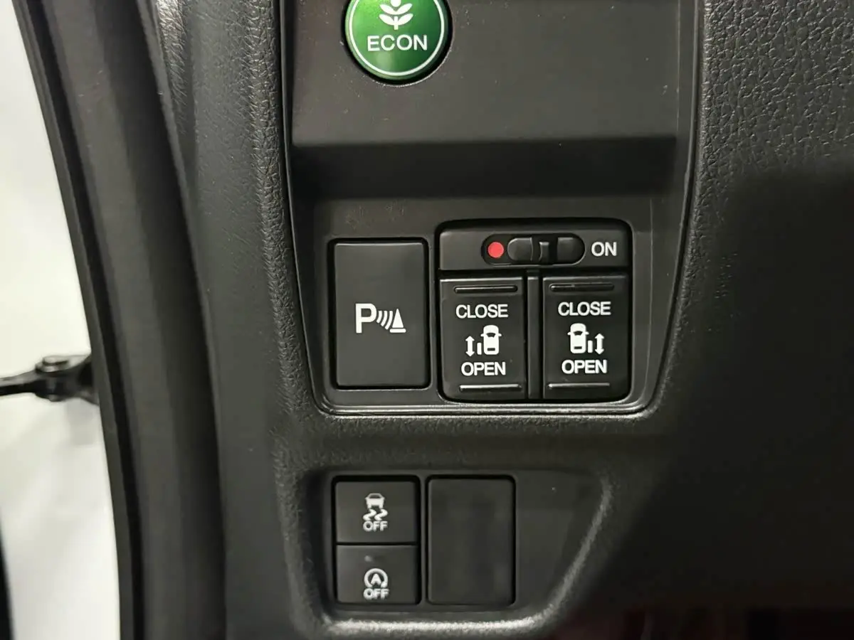Honda Odyssey 2018 — Photo 8/15