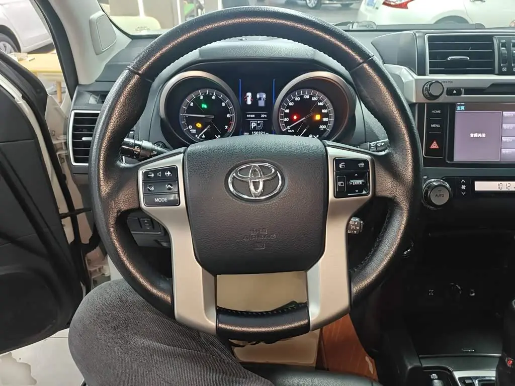 Toyota Prado 2016 — Photo 3/20