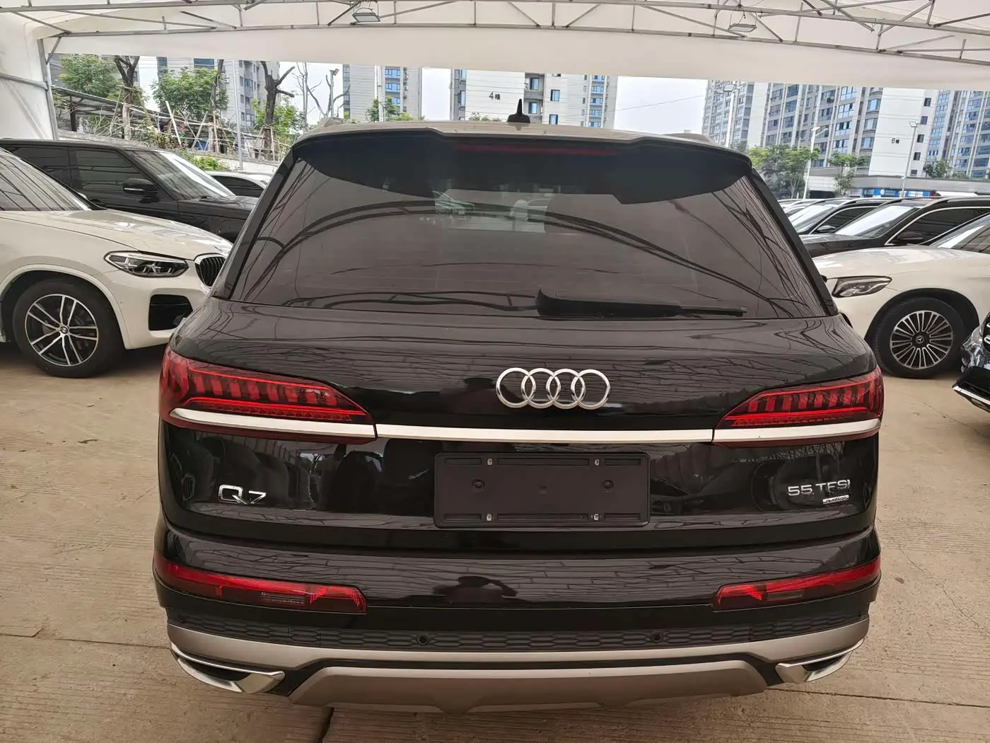 Audi Q7 2022 — Photo 8/20