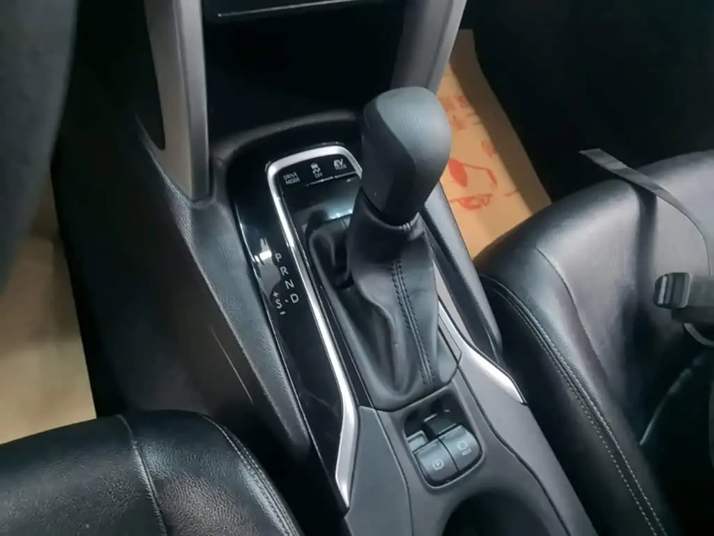 Toyota Corolla Cross 2024 — Şəkil 14/20