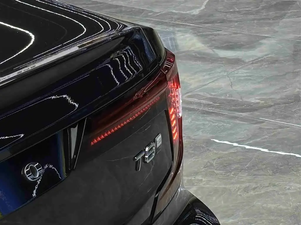 Volvo S90 Plug-in Hybrid 2024 — Photo 17/18