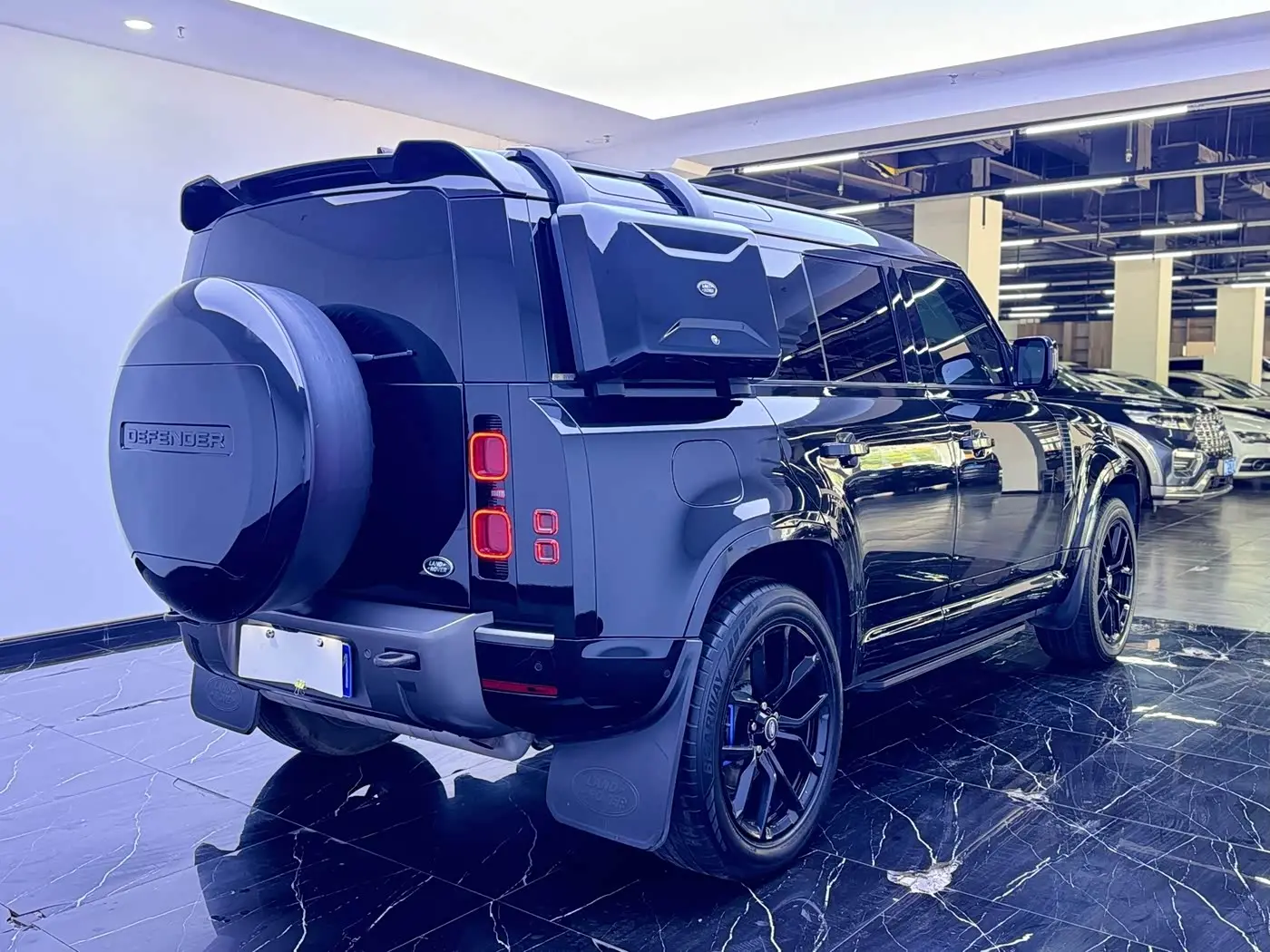 Land Rover Defender 2021 — Фото 16/16