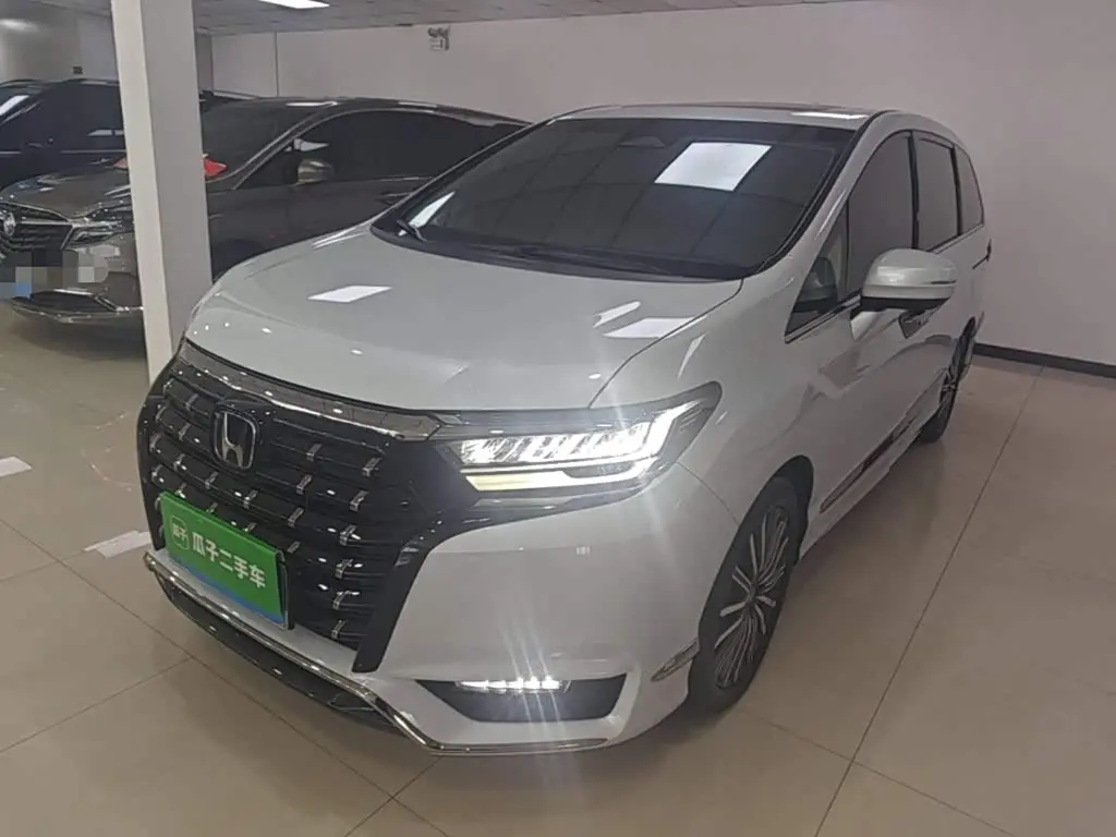 Honda Elysion 2025 — Фото 1/20