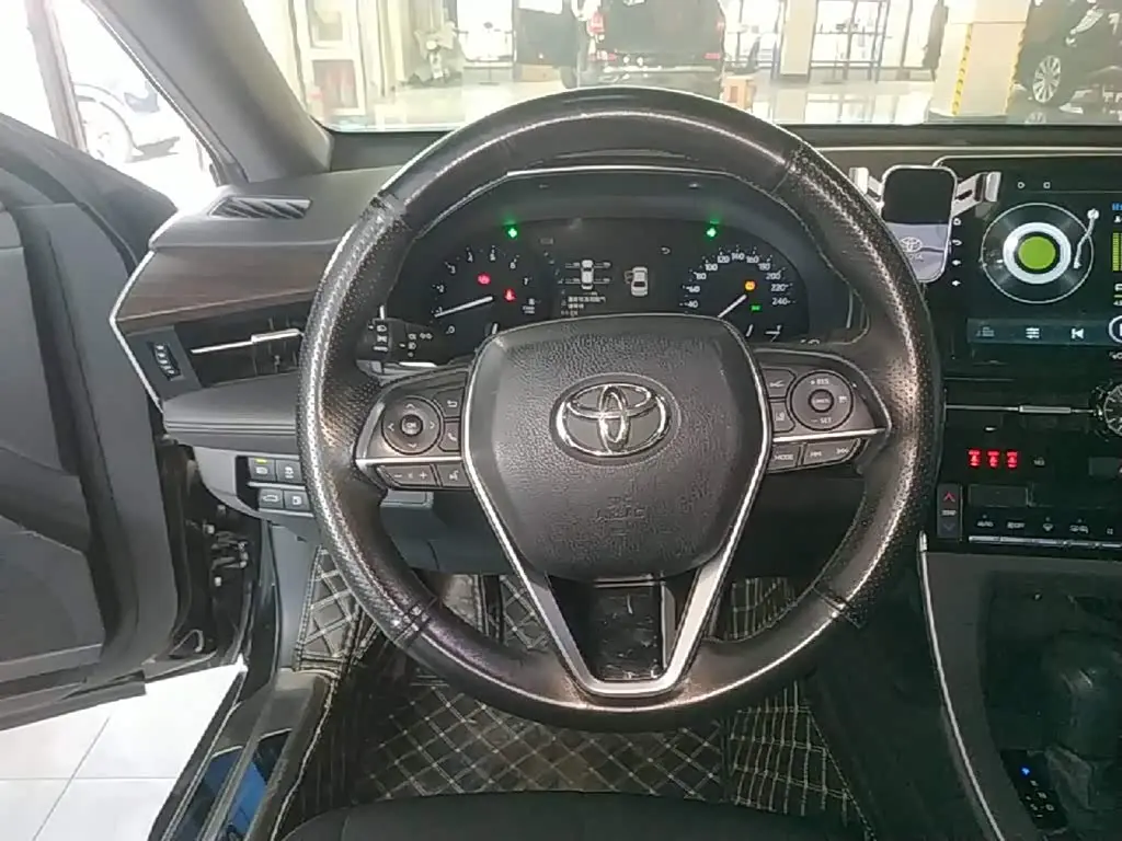 Toyota Avalon 2019 — Фото 11/20