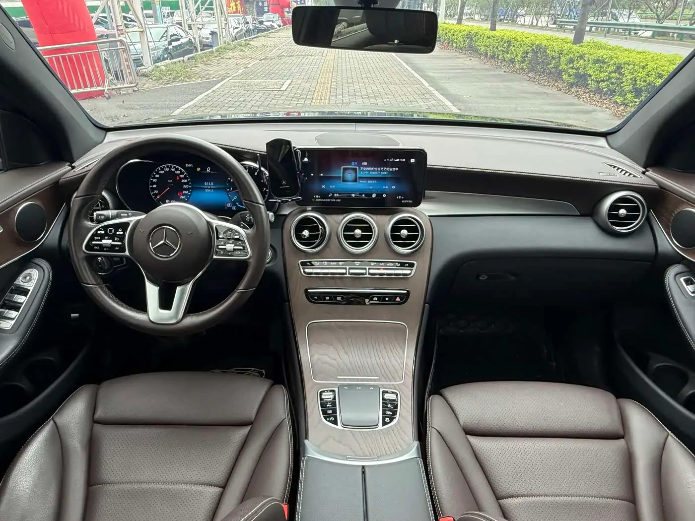 Mercedes-Benz GLC 2022 — Photo 5/9