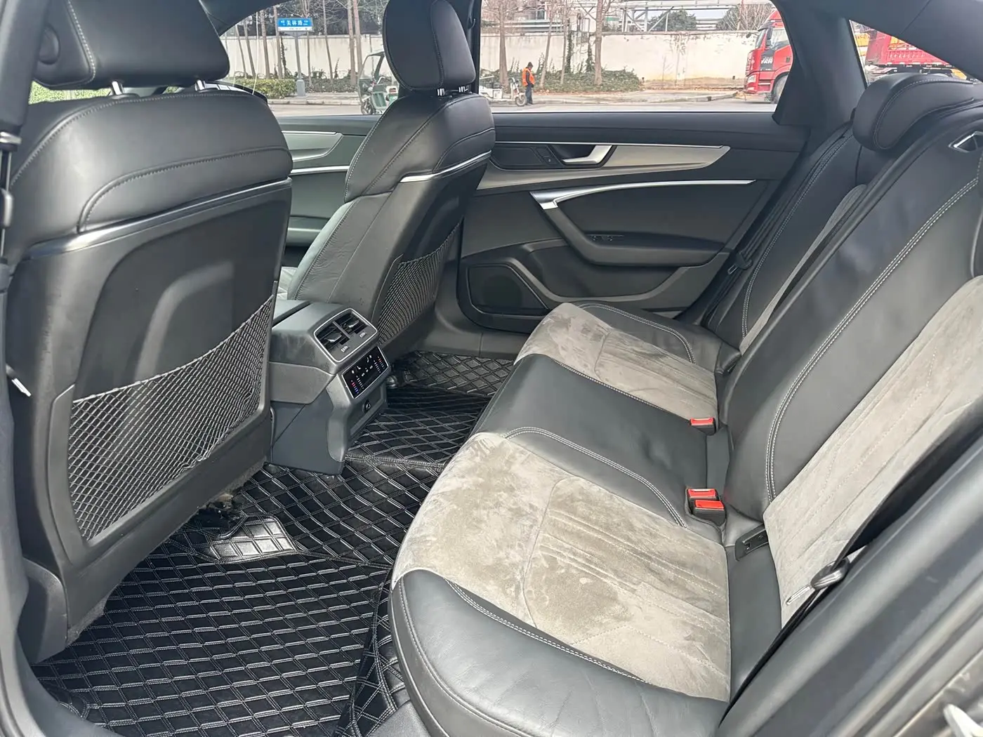 Audi A6L 2020 — Photo 6/9